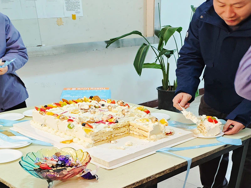 cutting cake cutting cake